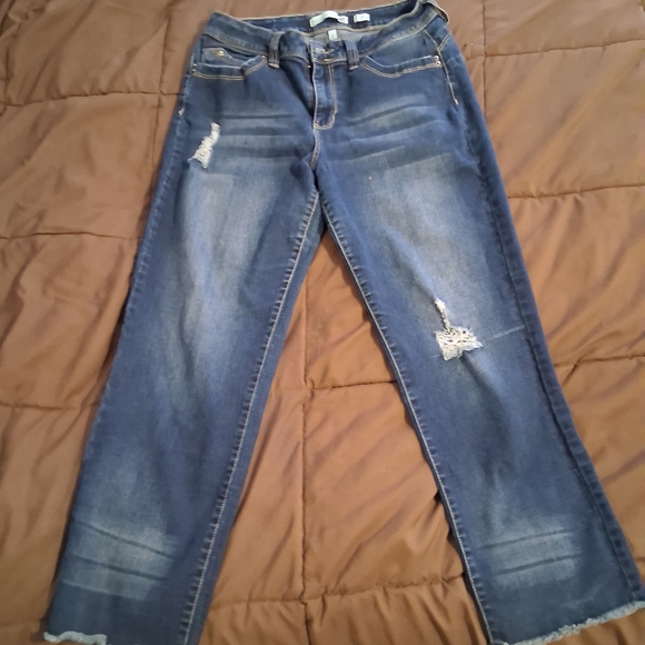 WannaBettaButt Distressed Mid Rise Blue Jeans Size 11. Excellent Shape - Picture 3 of 8